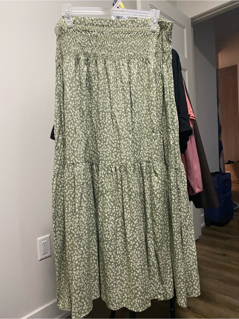 Suzy Shier Light Green Floral Smocked Waist Maxi Skirt